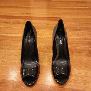 Ombre grey & black patent leather peep toe pumps